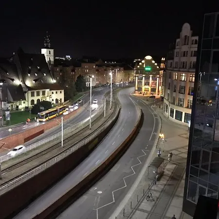 Dobry Wieczor We Wroclawiu Апартаменты